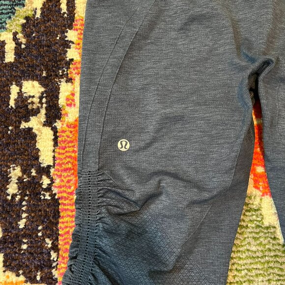 Lululemon In The Flow Crop II Heathered Inkwell, Size 12 - Picture 8 of 11